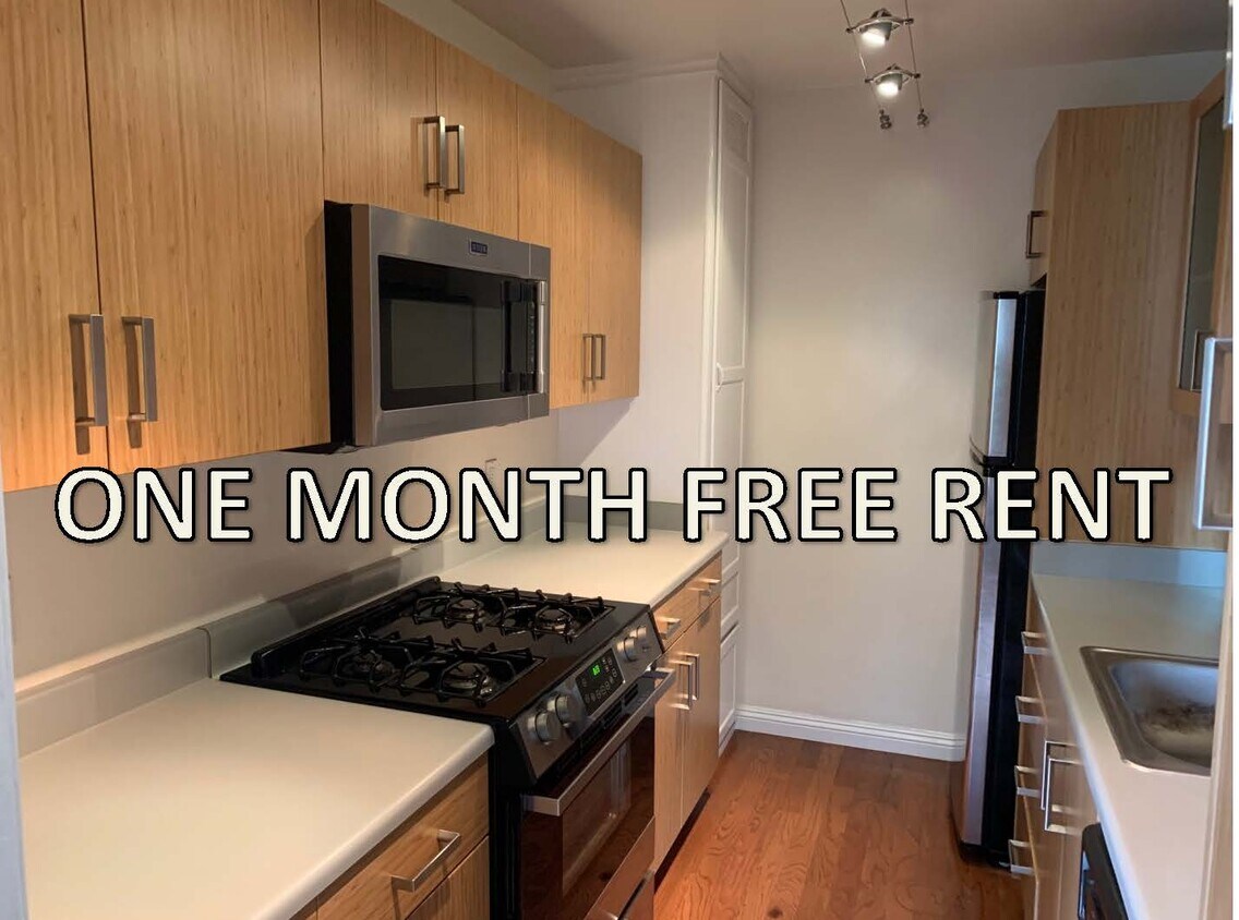 Primary Photo - 1021 N Doheny Dr