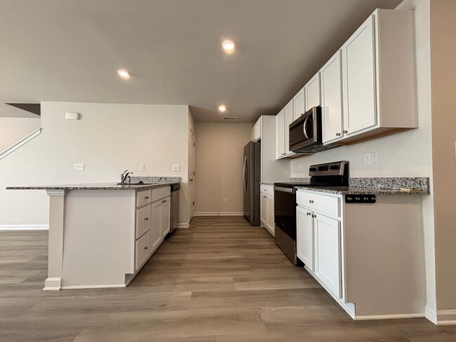 Building Photo - 2 Story Townhome-Salisbury