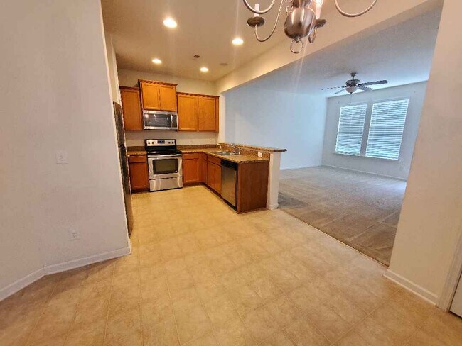 Foto del edificio - Room in Townhome on Maypearl Ln