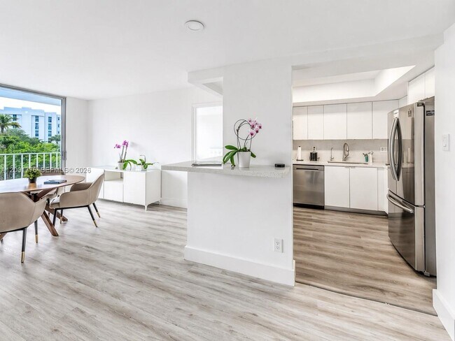 Foto del edificio - 16565 NE 26th Ave