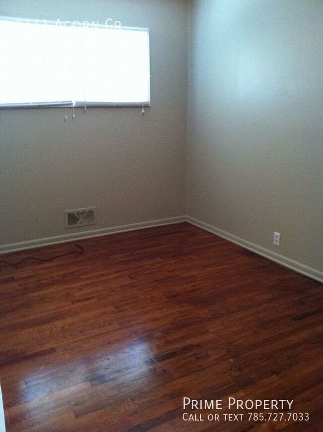 Building Photo - 1111 Acorn Cr