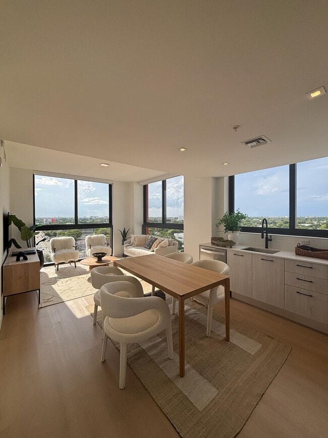 Building Photo - 237 NW 31st St