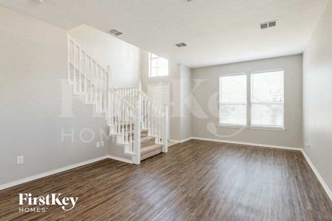 Foto del edificio - 1412 Pine Ridge Rd