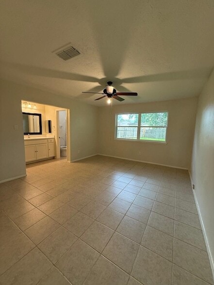 Foto del edificio - 10123 Kent Towne Ln