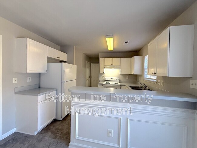 Foto del edificio - 5340 Beam Lake Dr