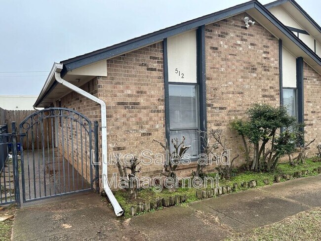 Building Photo - 512 NW 137th St