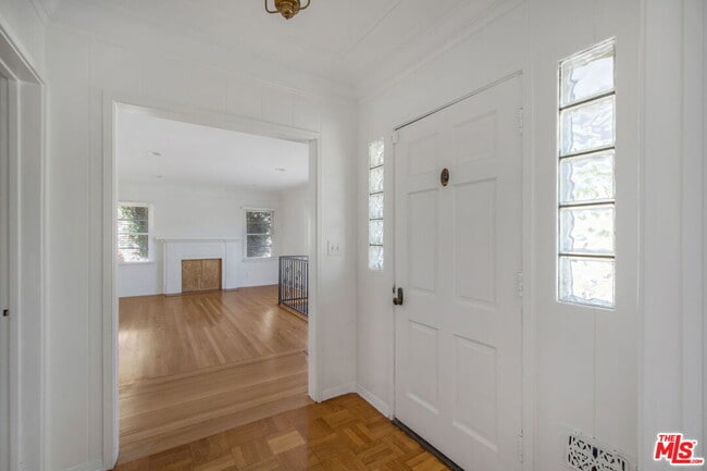Building Photo - 5039 Marburn Ave