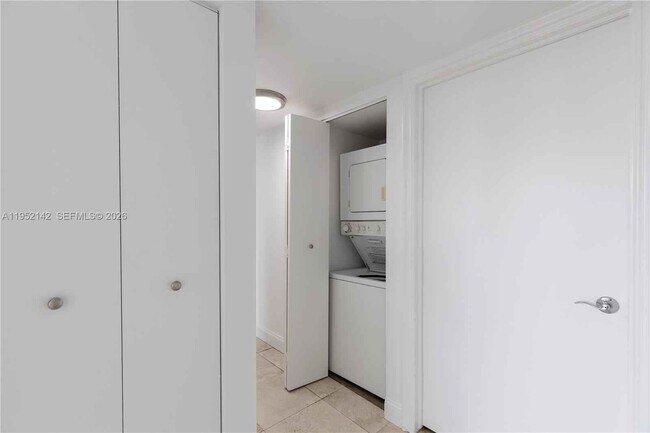 Foto del edificio - 1621 Bay Rd