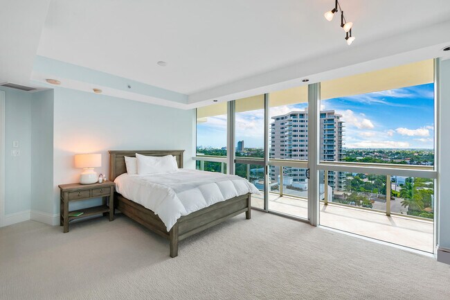 Foto del edificio - 1200 Holiday Dr
