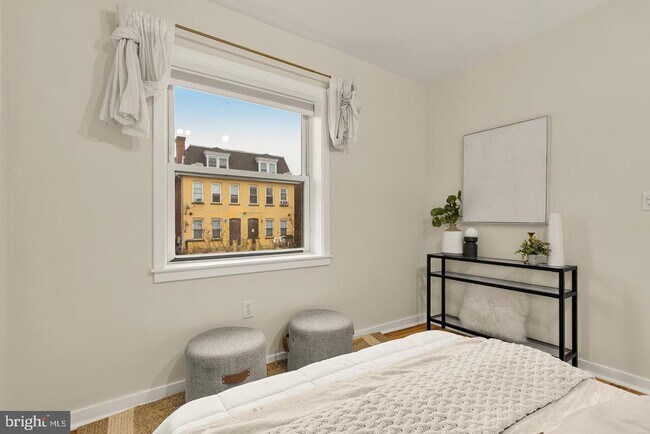 Foto del edificio - 3534 10th St NW