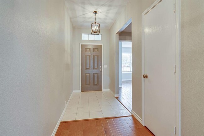 Building Photo - 3201 Bent Creek Dr