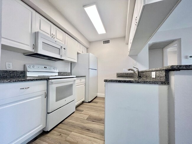 Foto del edificio - Mystic Gardens 5319-1909