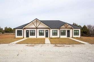 Building Photo - 20496 US Hwy 377