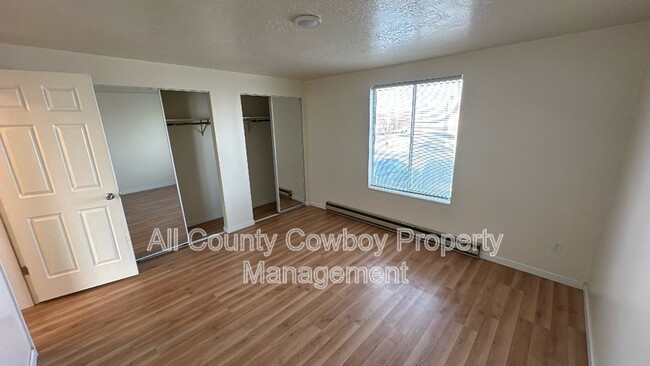 Building Photo - 704 Ferris Ct