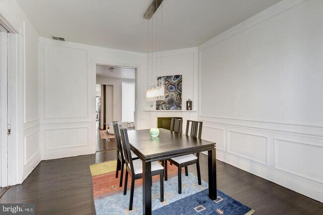 Foto del edificio - 1957 3rd St NW
