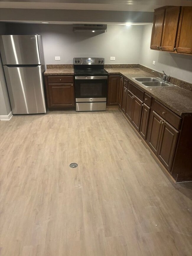 Foto del edificio - 17320 Ridgeland Ave