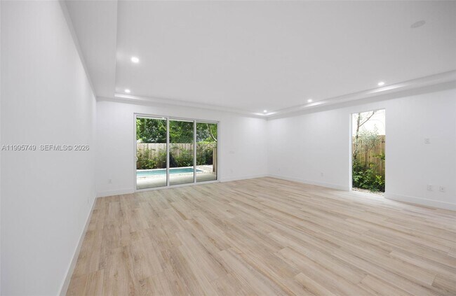 Foto del edificio - 3162 Plaza St