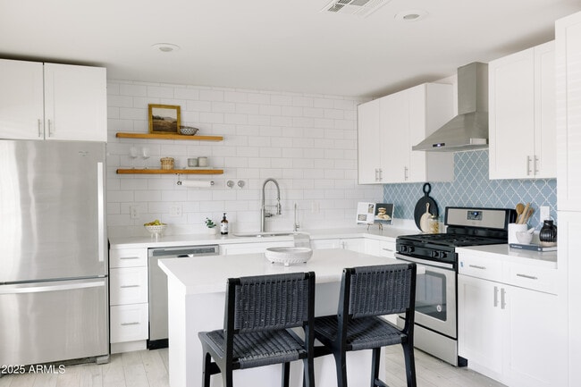 Building Photo - 1720 N 74th Pl