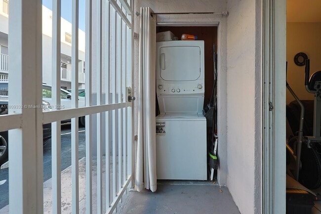 Foto del edificio - 2730 W 76th St