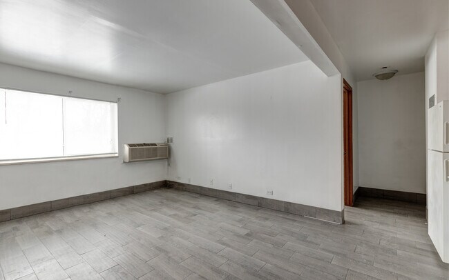 Foto del edificio - 650 E Liberty St
