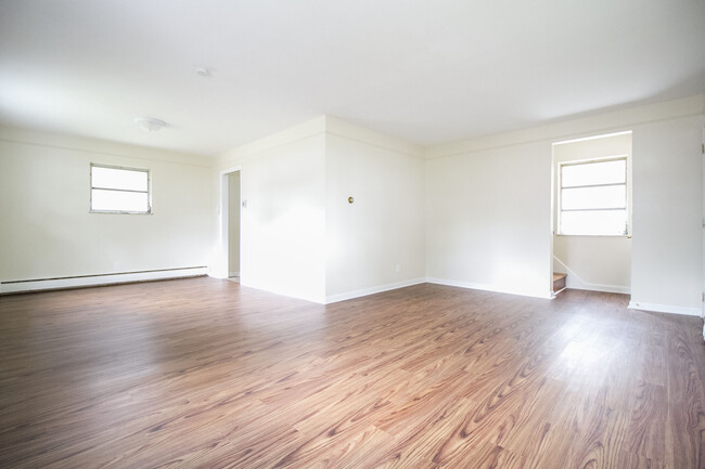 Foto del edificio - 3350 Beaumont Dr