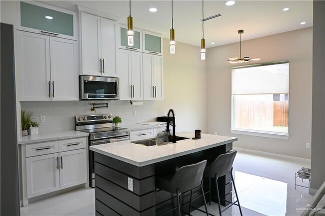 Building Photo - 6008 N Pedaso del Sol St
