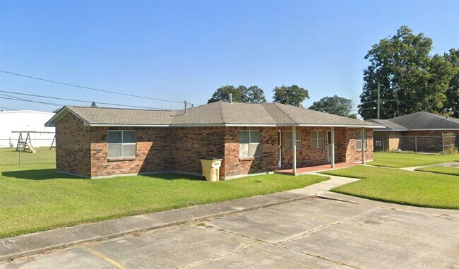 Building Photo - 33095 Bowie St