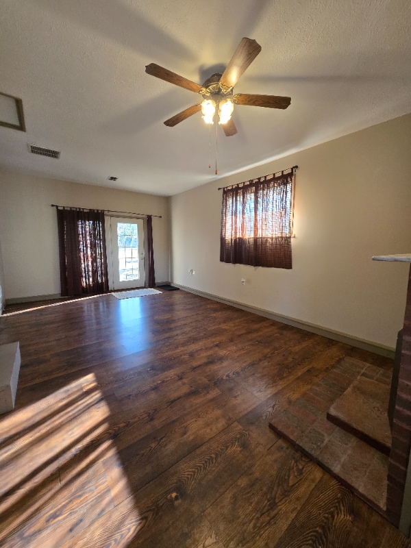 Building Photo - 7520 W Manson Colfax Rd