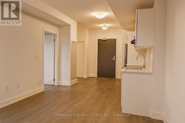 Building Photo - 715 Davis Dr