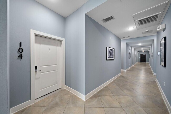 Building Photo - 1011 Studemont St