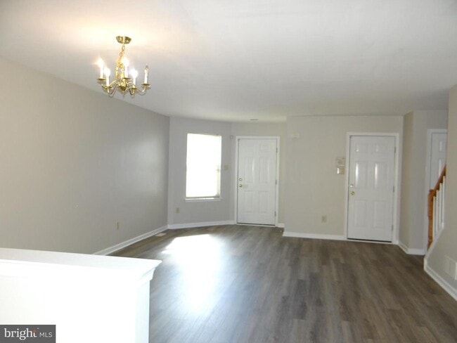 Foto del edificio - 348 Gavin Dr