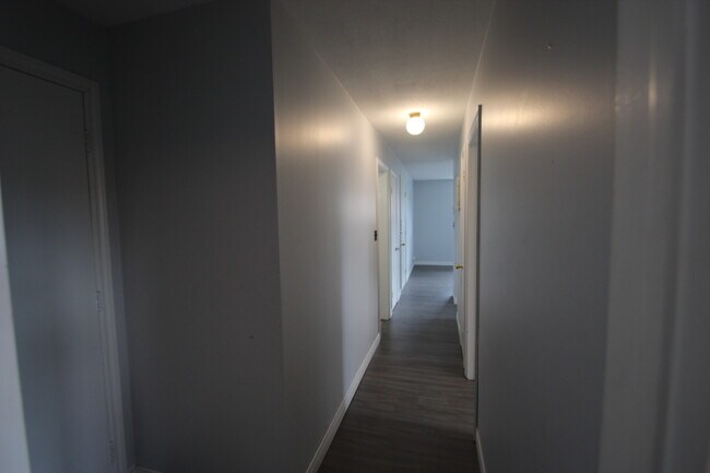 Building Photo - 22 8 St