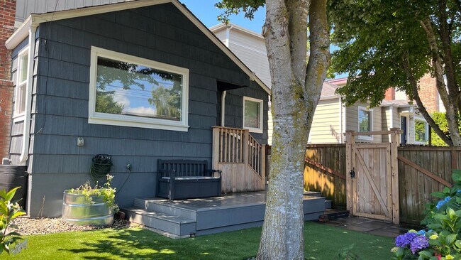Foto del edificio - Ballard Charmer