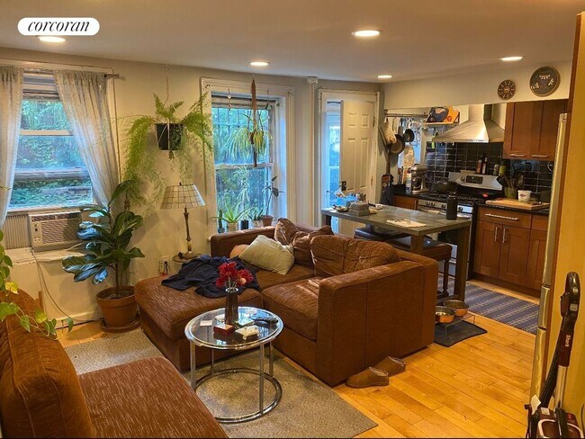 Foto del edificio - 94 Albany Ave