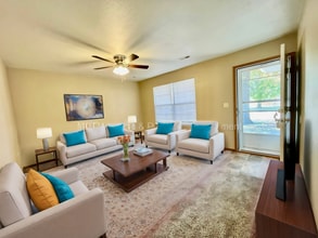 Building Photo - 213 Aaron Ln