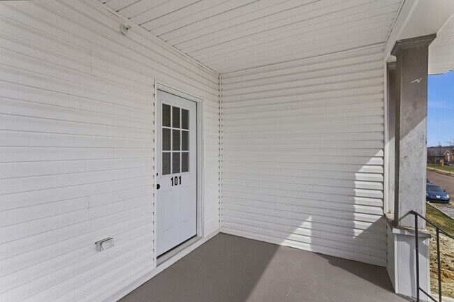 Building Photo - 2303 Parkview Ave