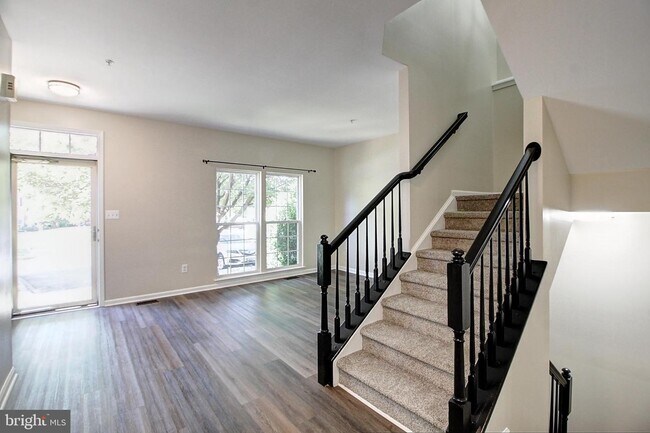 Building Photo - 6503 Carston Ct