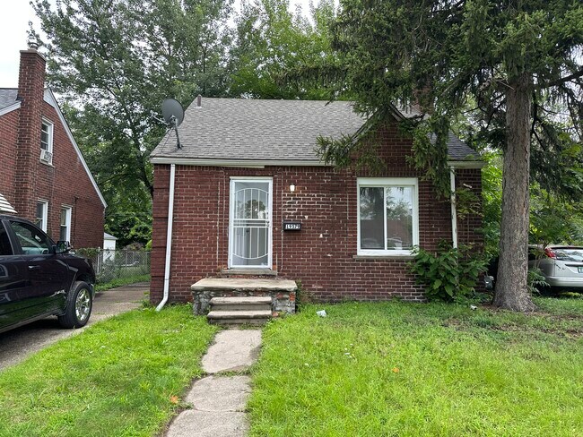 Building Photo - 19579 Hamburg St