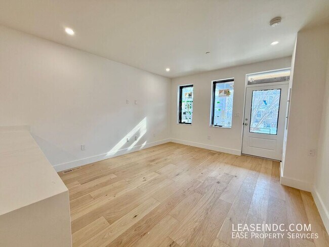 Foto del edificio - 1812 Independence Ave SE