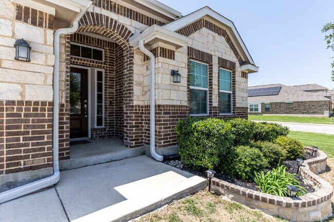 Building Photo - 2034 Carter Ln