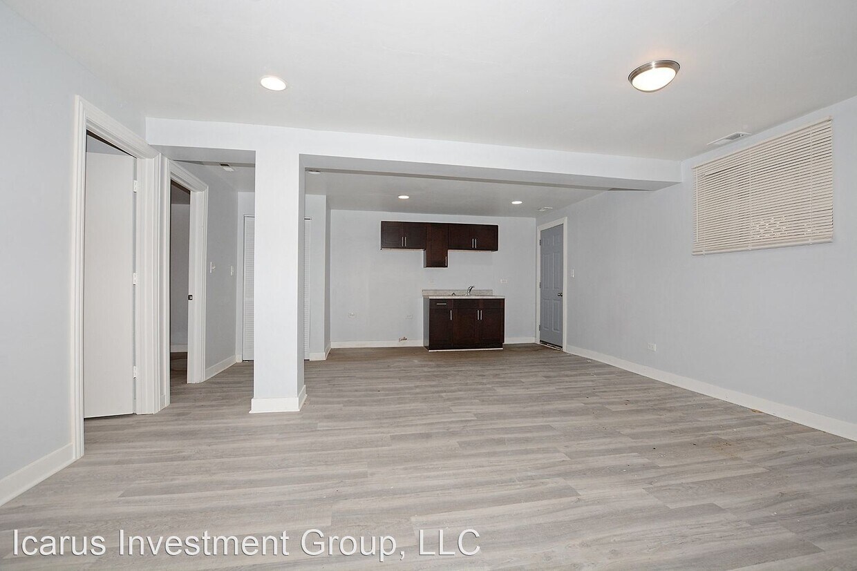 Primary Photo - 814-820 E 67th St