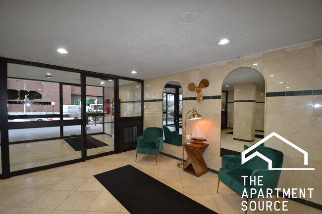 Foto del edificio - 4180 N Marine Dr