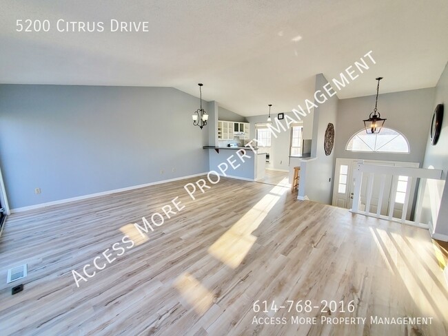 Building Photo - BRIGHT LIGHT SPACIOUS SPLIT LEVEL IN HILLI...