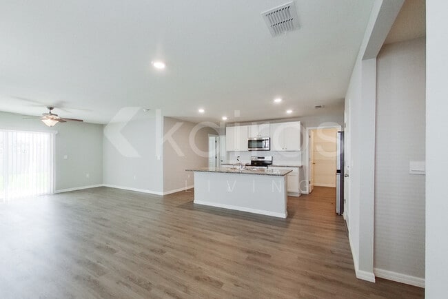 Building Photo - 8677 SW 44th Ct