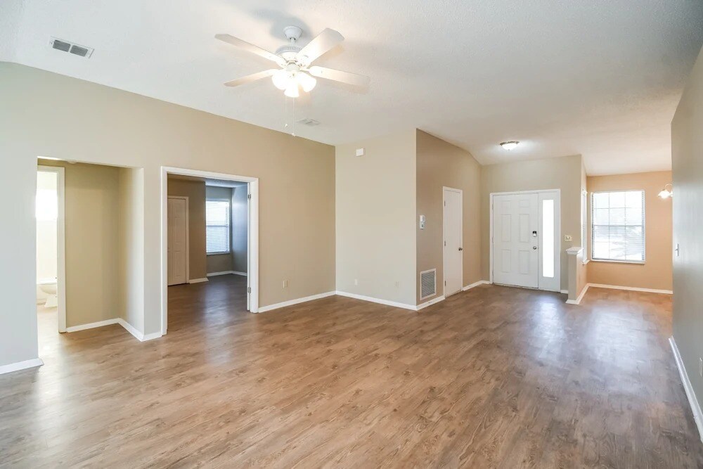 Building Photo - 202 North St