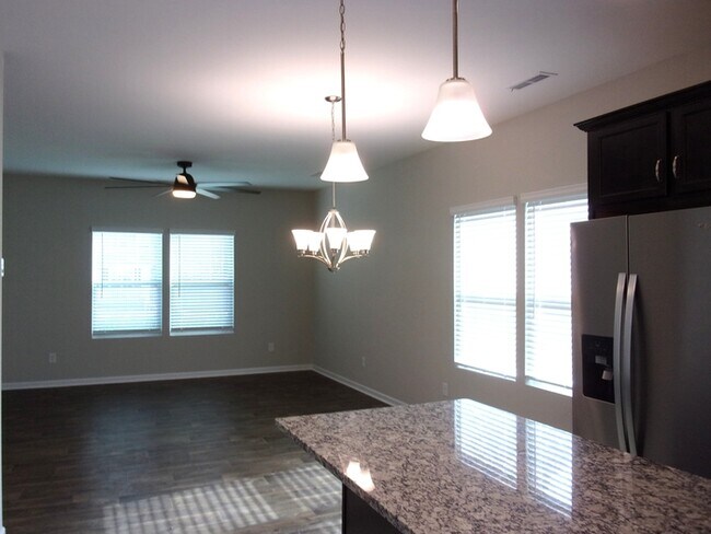 Foto del edificio - 2826 Capitol Dr