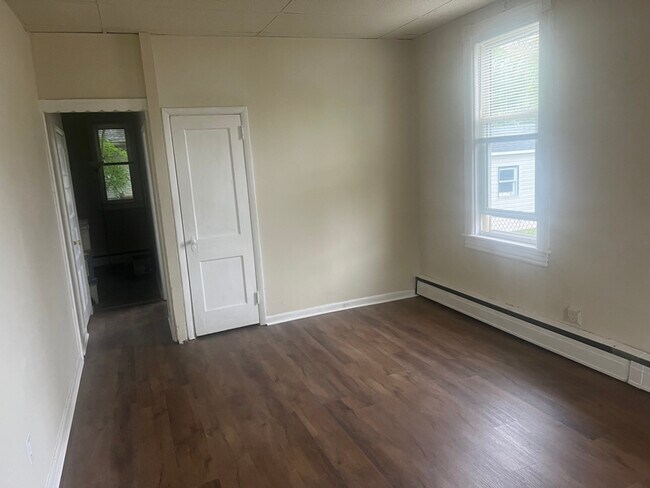Foto del edificio - 206 Cedarcroft Ave