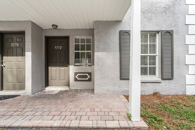 Foto del edificio - Beautiful Temple Terrace Townhome!