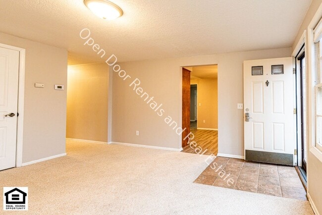 Building Photo - 6305 Salge Dr