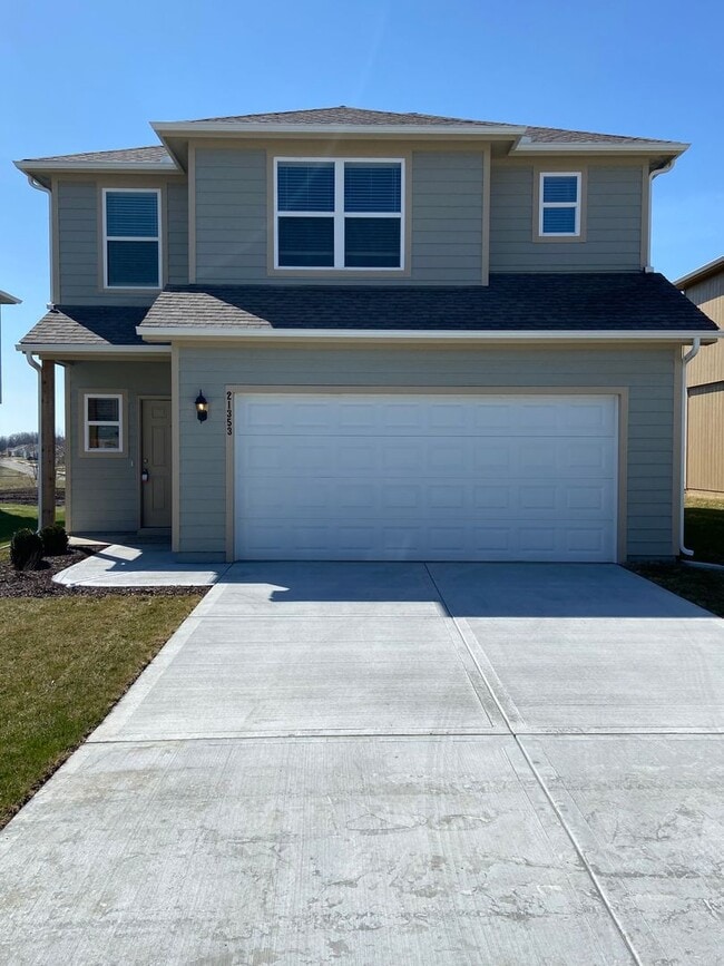 Building Photo - *Pre-leasing* Three Bedroom | Two and a Ha...